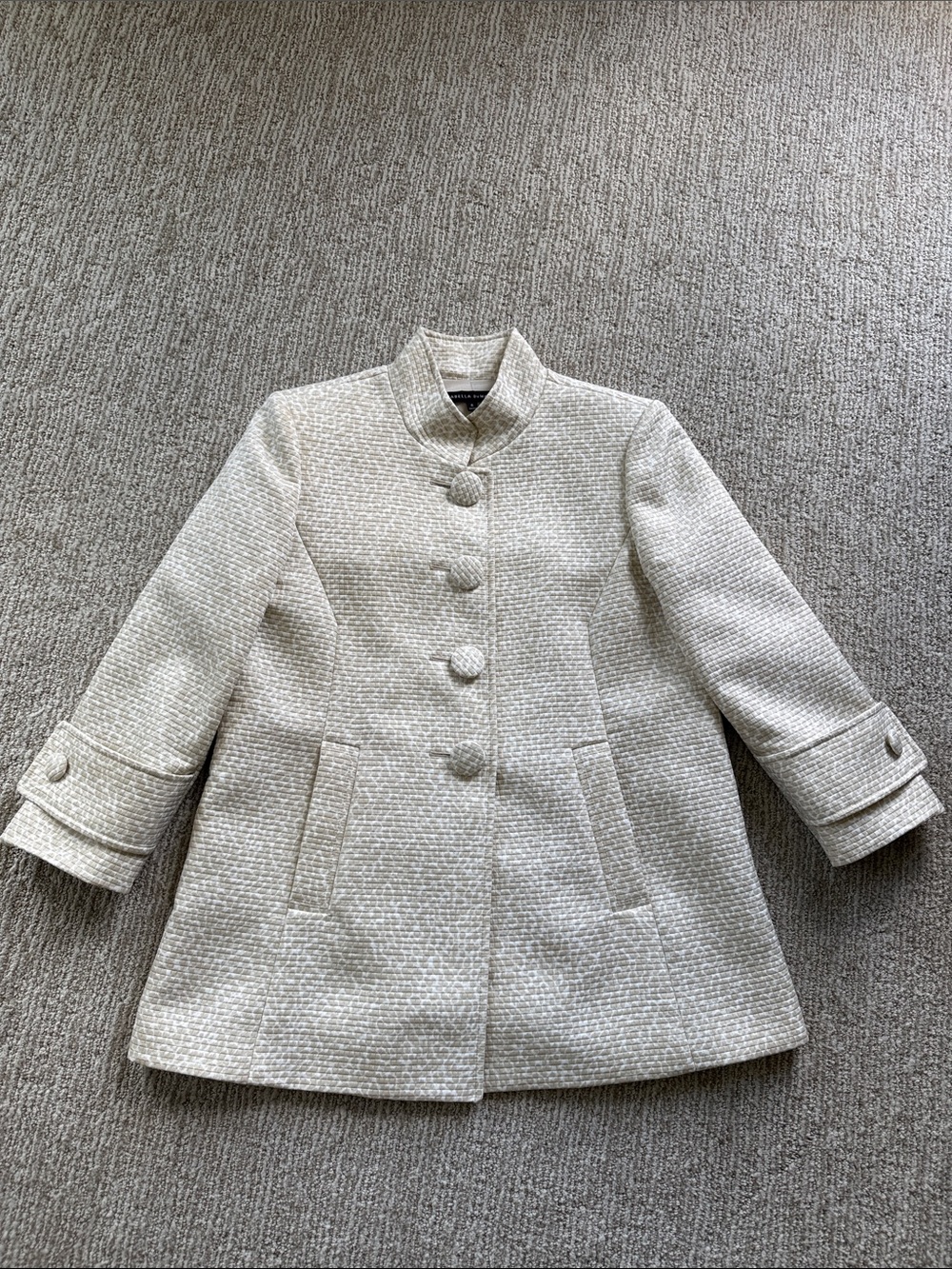 Immaculate Isabella DeMarco Cream and Tan Blazer, Size 8.